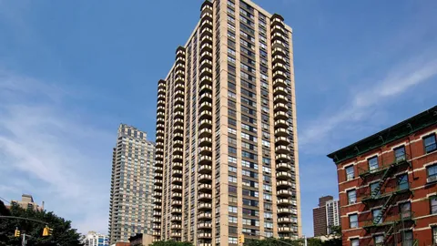 $6,842 | 303 East 83rd Street, Unit 23G | Upper East Side