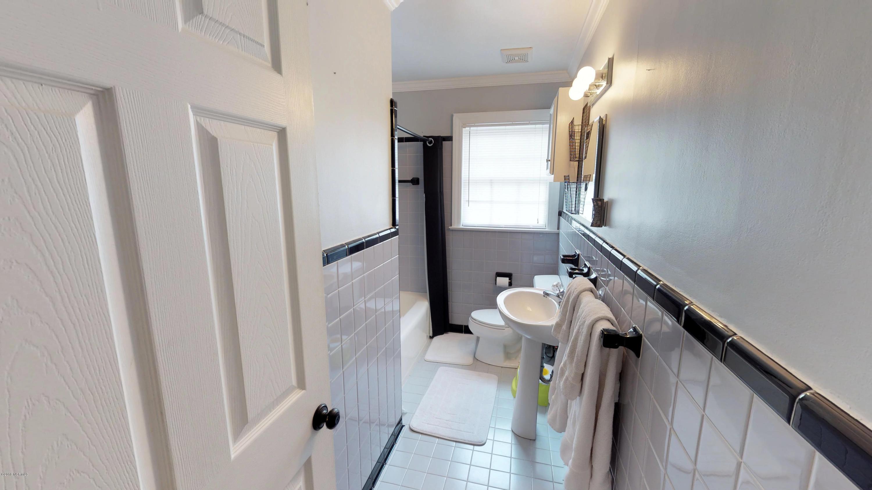 1052 Forlines Road, Unit 1 Winterville, NC 28590 - Photo 27 of 33 Full Bath Guest