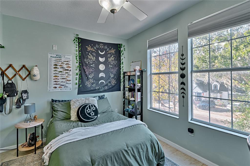 1245 Southwest 9th Road, Unit 201 Gainesville, FL 32601 - Photo 14 of 20