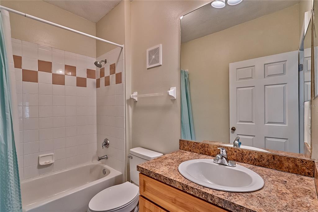 1245 Southwest 9th Road, Unit 201 Gainesville, FL 32601 - Photo 17 of 20