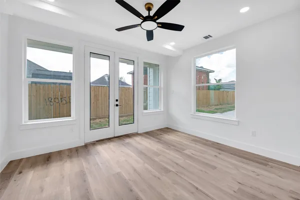 $3,100 | 1805 Emir Street, Unit E, Houston, TX 77009