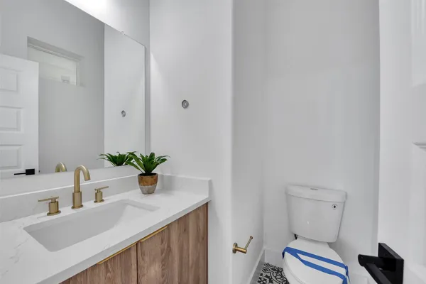 $3,100 | 1805 Emir Street, Unit E, Houston, TX 77009