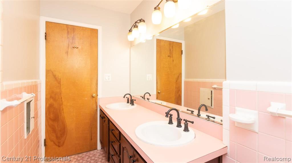 2401 Derby Road Troy, MI 48084 - Photo 20 of 25