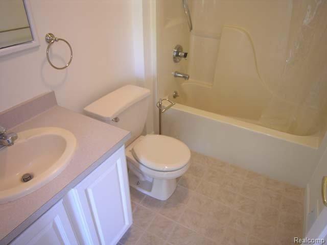 8275 East Bristol Road Davison, MI 48423 - Photo 16 of 18 16 bath 3