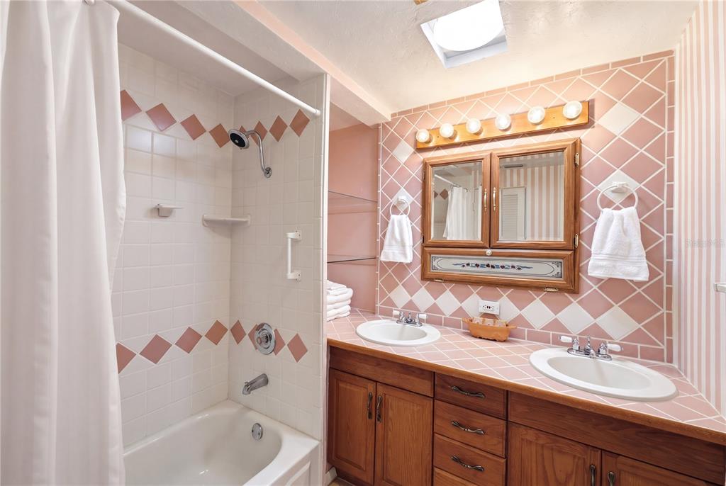 2233 Alice Road Sarasota, FL 34231 - Photo 21 of 44 Gallery Image 21