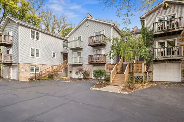 $2,250 | 103 North Bennett Street, Geneva, IL 60134