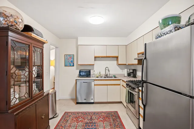 $2,400 | 103 North Bennett Street, Geneva, IL 60134