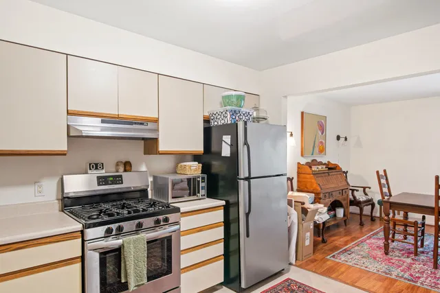 $2,400 | 103 North Bennett Street, Geneva, IL 60134