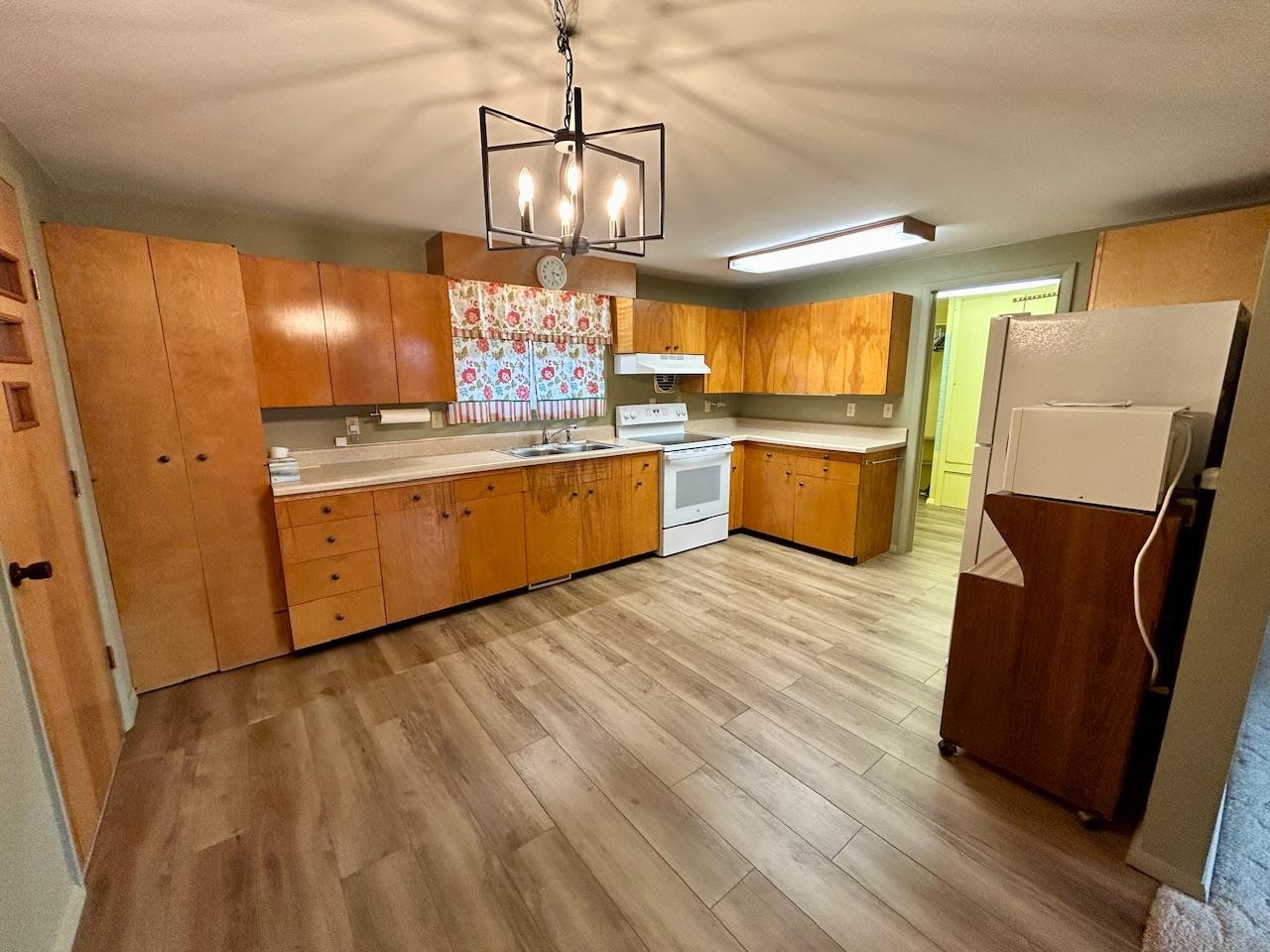 123 South Shearer Road Gladwin, MI 48624 - Photo 3 of 27