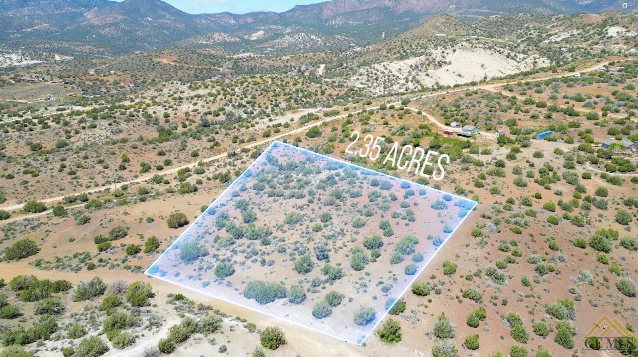 a view of a bathtub in a yard