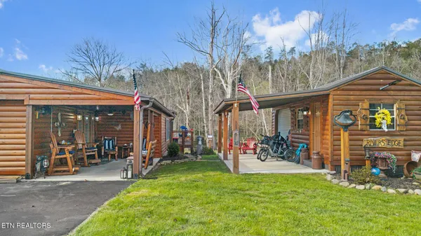 $790,000 | 7223 East Lamar Alexander Parkway, Townsend, TN 37882