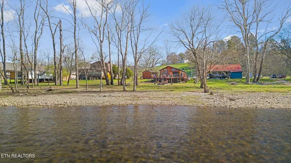 $750,000 | 7223 East Lamar Alexander Parkway, Townsend, TN 37882