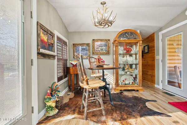 $750,000 | 7223 East Lamar Alexander Parkway, Townsend, TN 37882