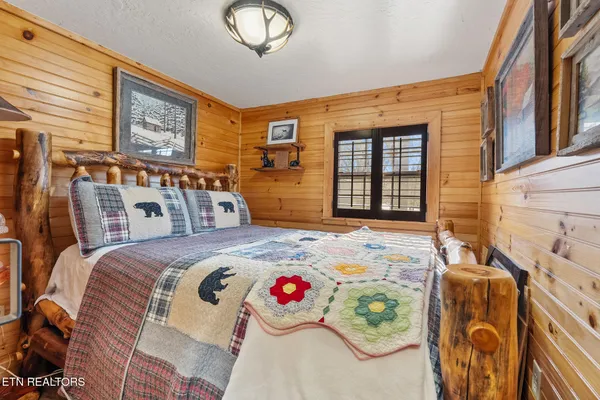 $750,000 | 7223 East Lamar Alexander Parkway, Townsend, TN 37882