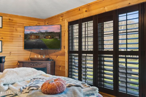 $750,000 | 7223 East Lamar Alexander Parkway, Townsend, TN 37882