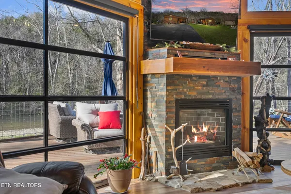 $750,000 | 7223 East Lamar Alexander Parkway, Townsend, TN 37882