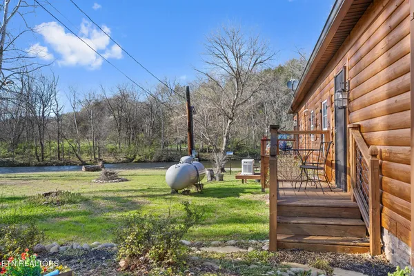 $750,000 | 7223 East Lamar Alexander Parkway, Townsend, TN 37882