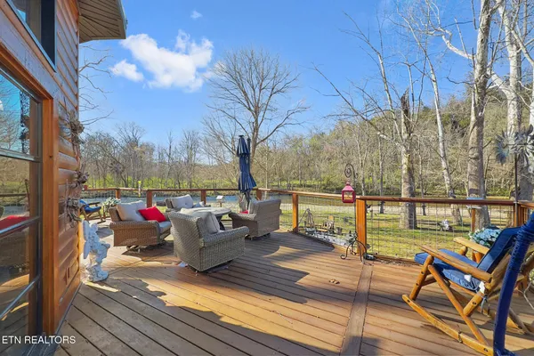 $750,000 | 7223 East Lamar Alexander Parkway, Townsend, TN 37882