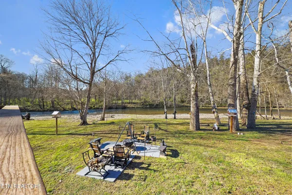 $750,000 | 7223 East Lamar Alexander Parkway, Townsend, TN 37882
