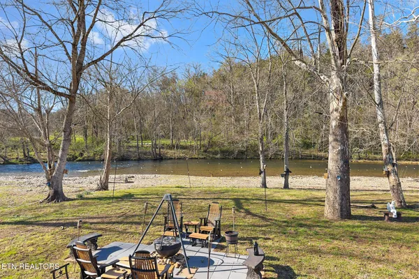 $750,000 | 7223 East Lamar Alexander Parkway, Townsend, TN 37882