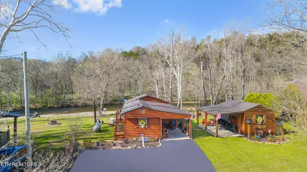 $750,000 | 7223 East Lamar Alexander Parkway, Townsend, TN 37882