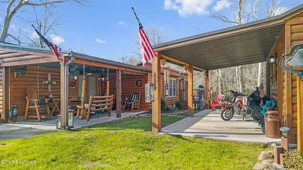 $750,000 | 7223 East Lamar Alexander Parkway, Townsend, TN 37882