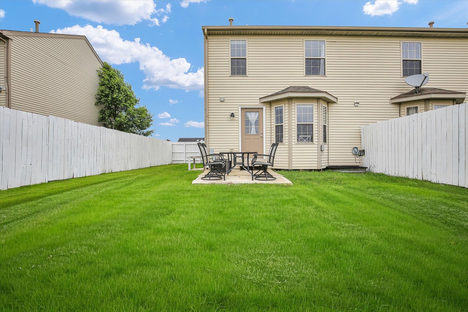 3715 Boulder Ridge Drive Champaign, IL 61822 - Photo 29 of 29 a front view of a house with a yard