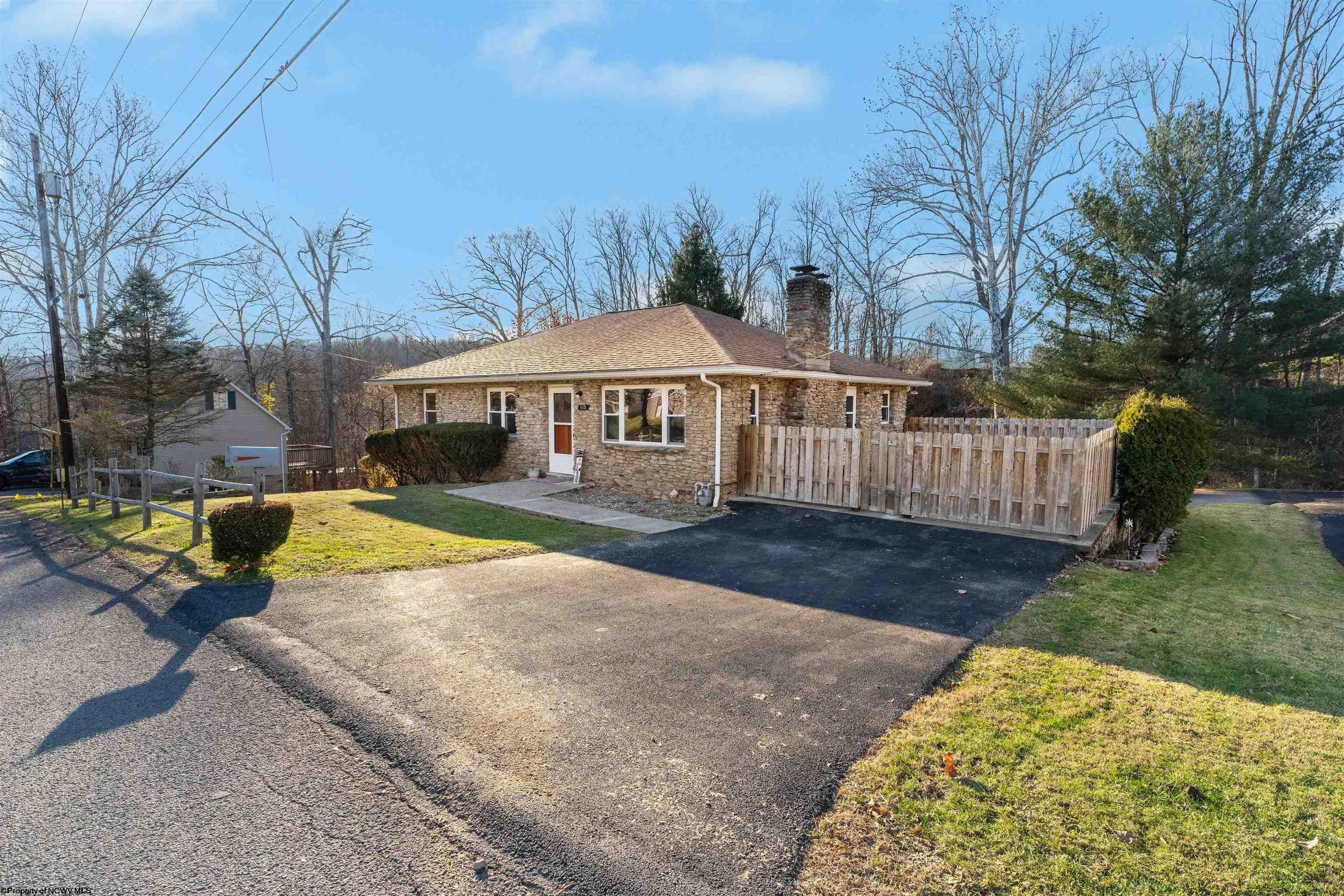 115 Hallhurst Road Fairmont, WV 26554 - Photo 3 of 37 Gallery Image 3