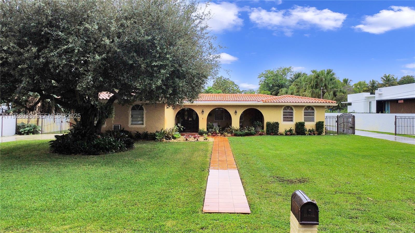 50 Southwest 130th Avenue Miami, FL 33184 - Photo 5 of 70