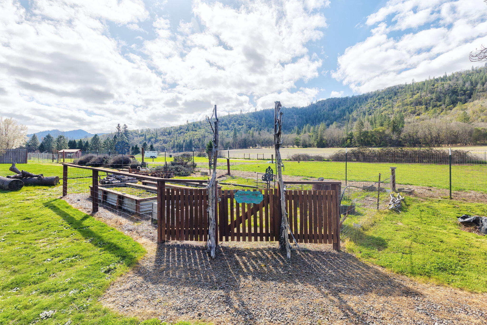9547 Old Stage Road Central Point, OR 97502 - Photo 15 of 52 15-web-or-mls-9547-old-stage-rd