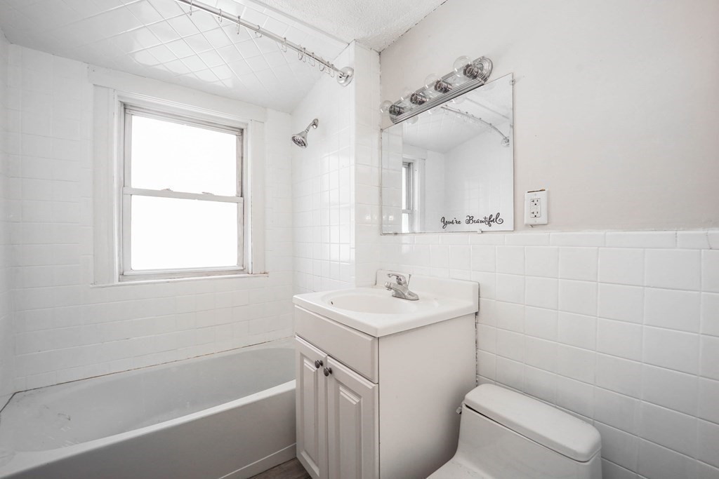 37 Bexley Road Boston, MA 02131 - Photo 7 of 28 Gallery Image 7