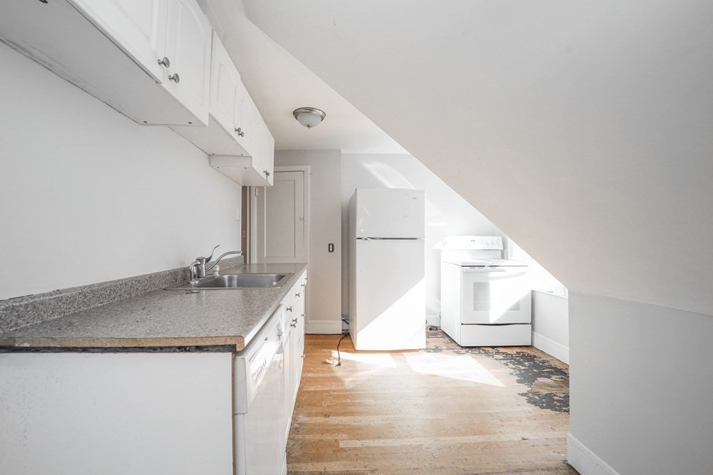 37 Bexley Road Boston, MA 02131 - Photo 10 of 28 Gallery Image 10