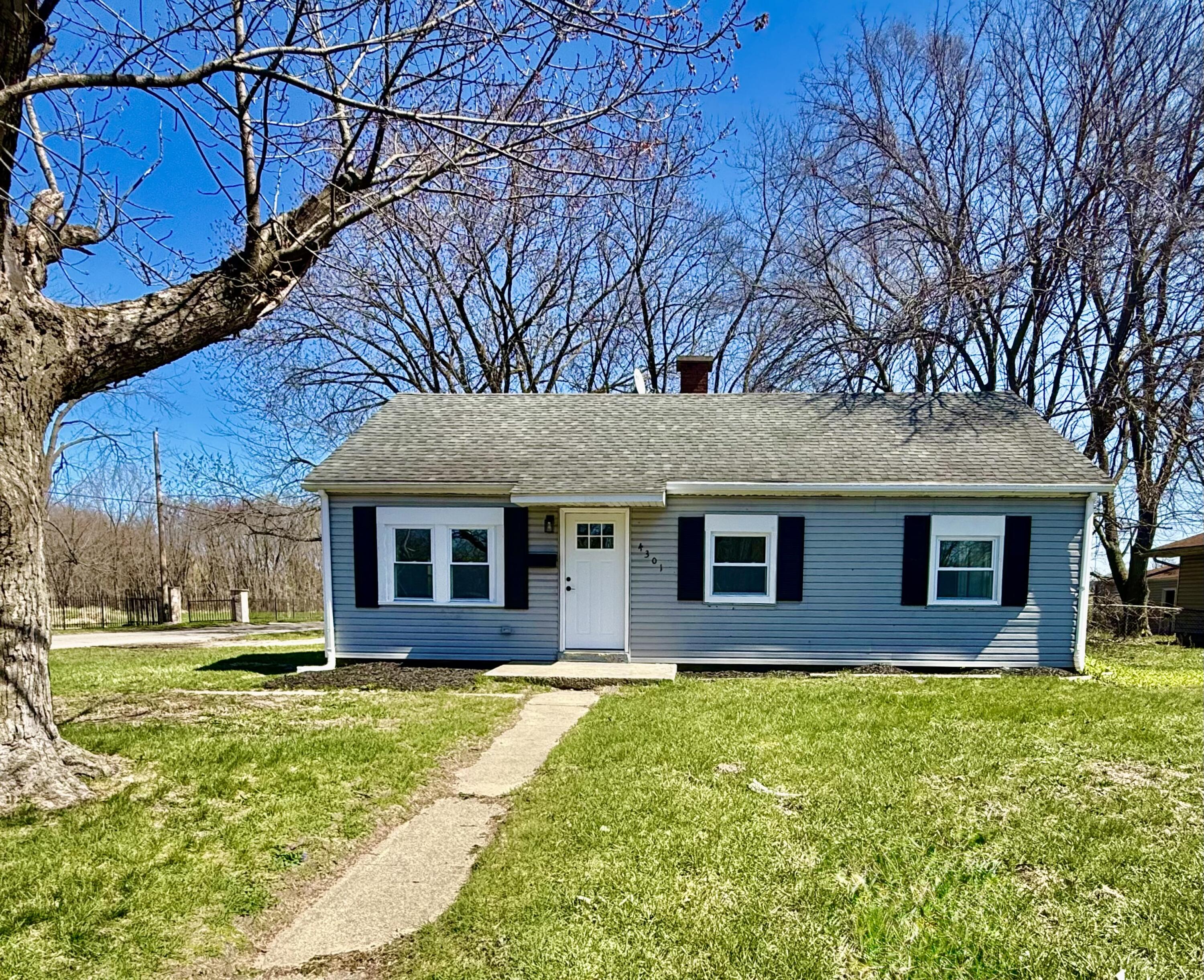 4301 Buchanan Street Gary, IN 46408 - Photo 2 of 19 3000x2443