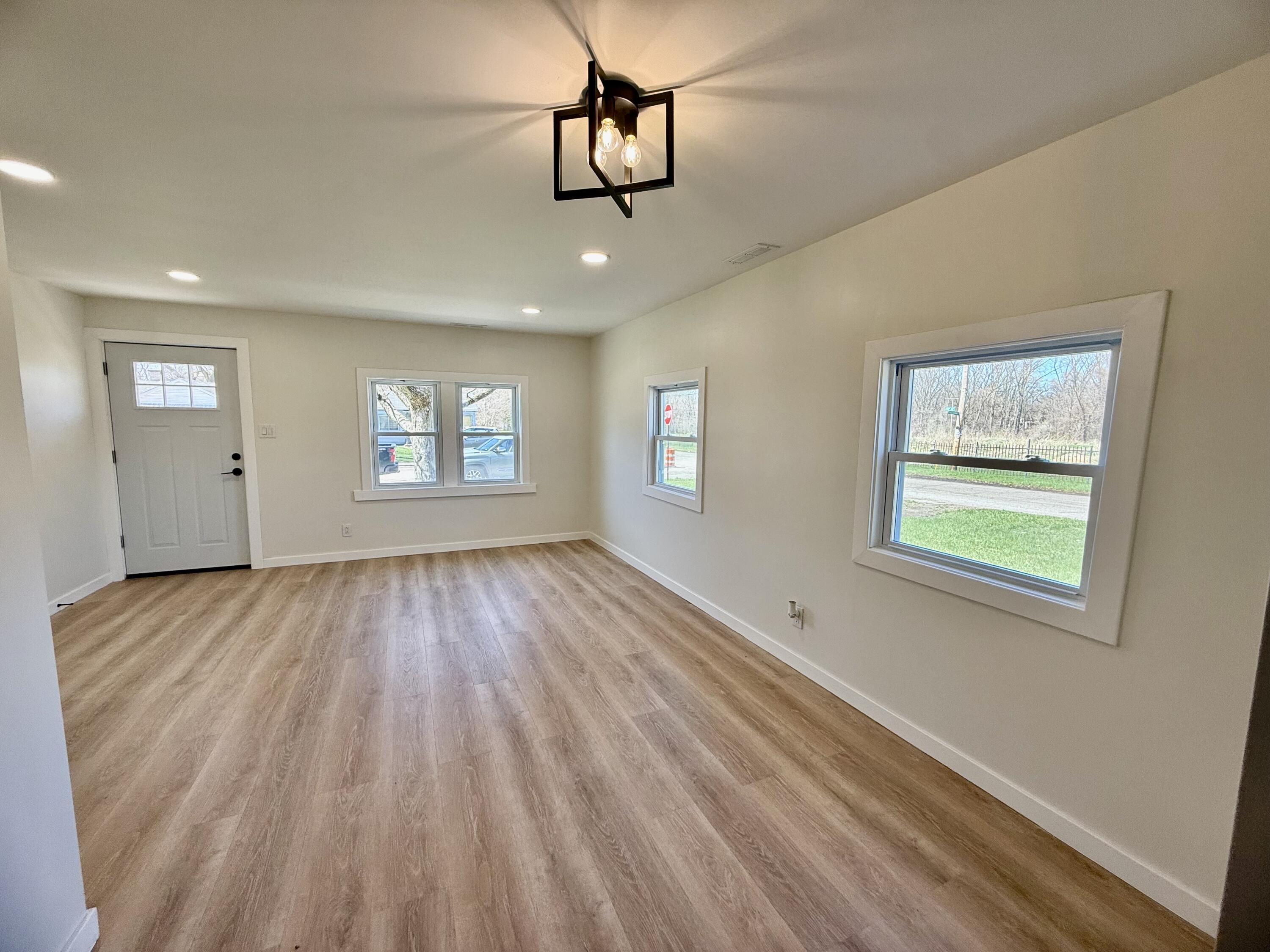 4301 Buchanan Street Gary, IN 46408 - Photo 5 of 19 3000x2250