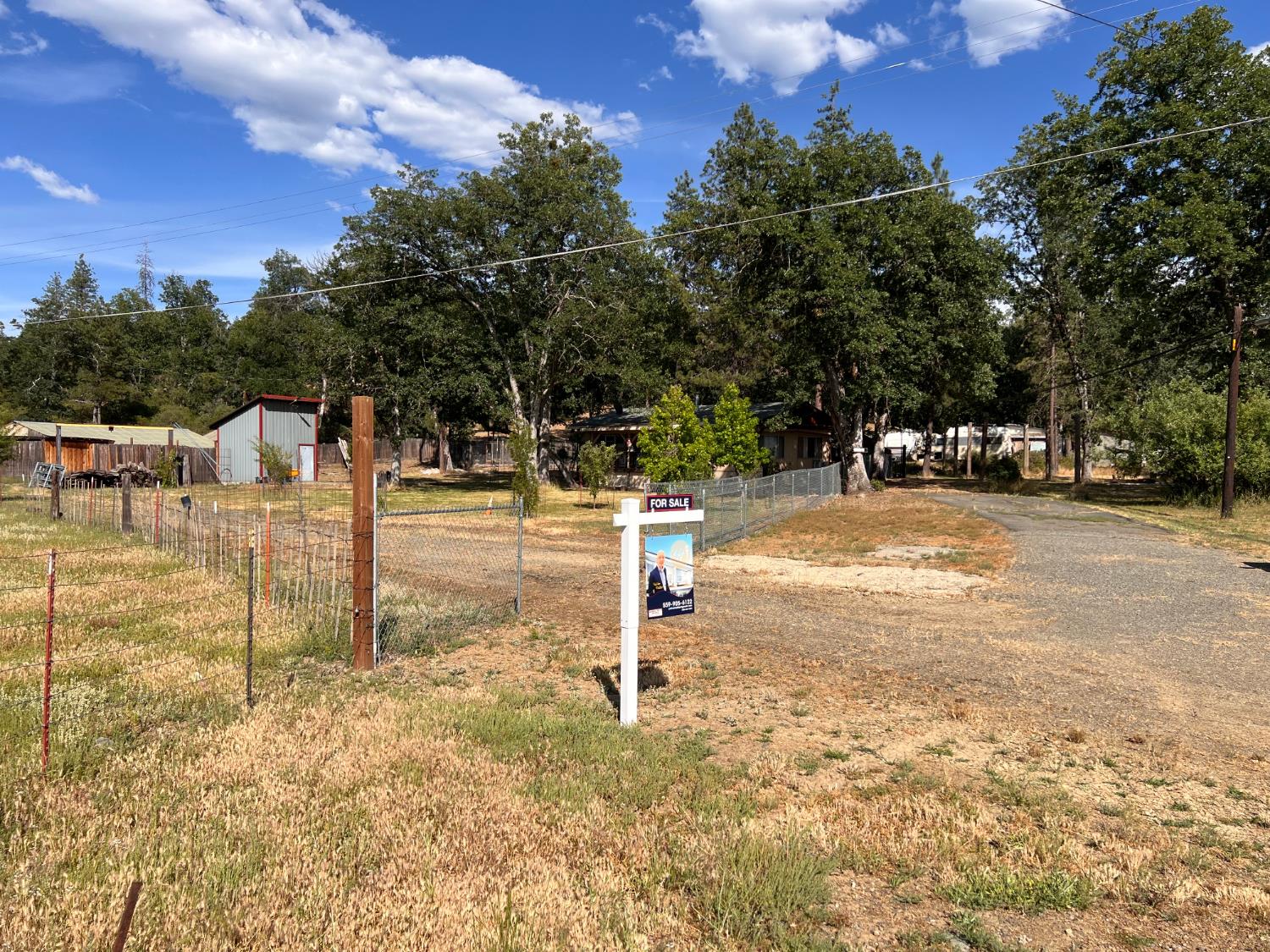 70 Oak Avenue Hayfork, CA 96041 - Photo 12 of 49 a view of a outdoor space