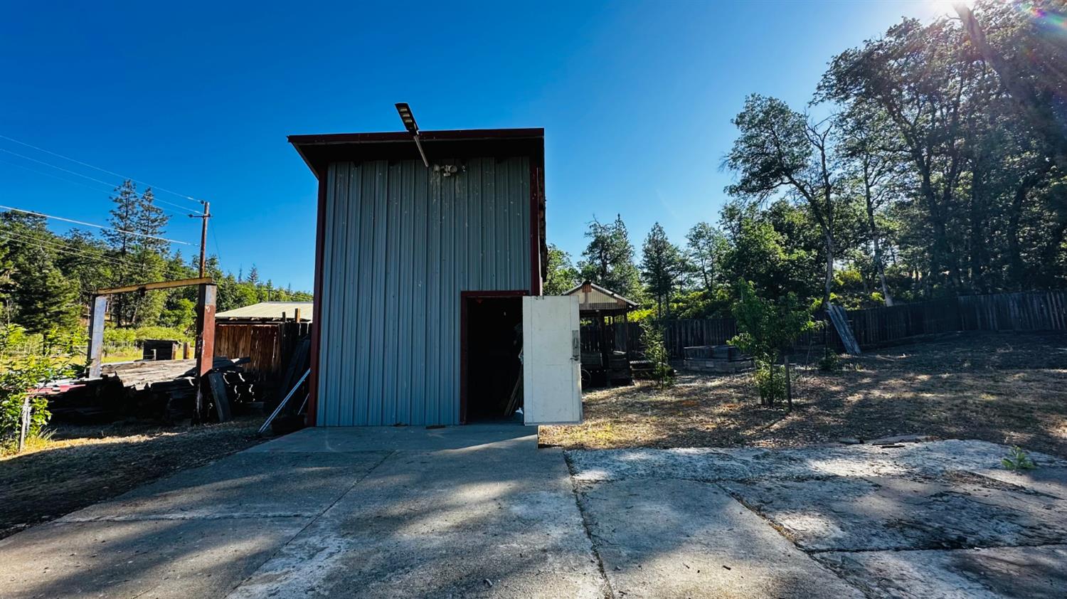 70 Oak Avenue Hayfork, CA 96041 - Photo 34 of 49 a view of a house with backyard and garden