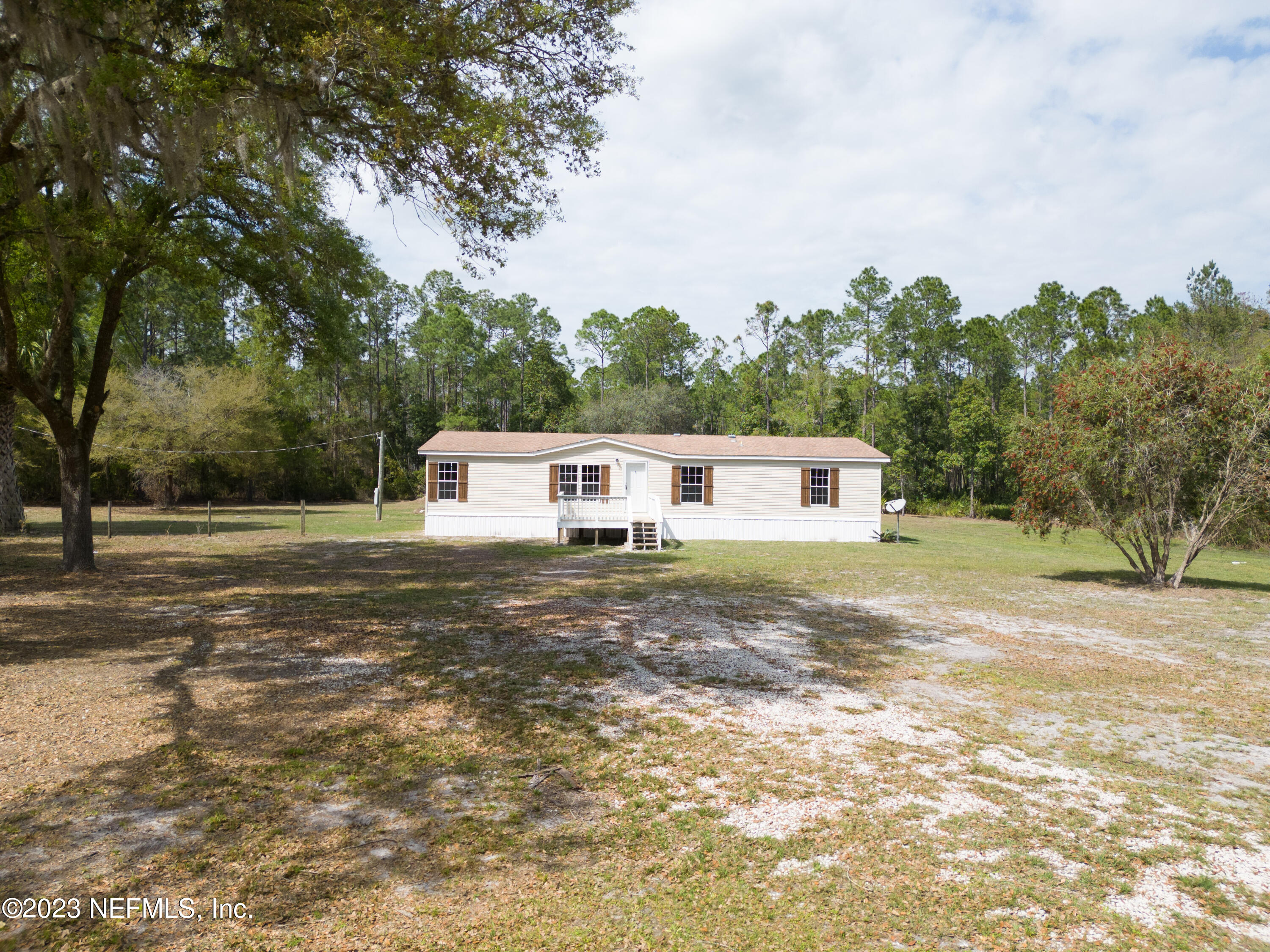 132 Deer Run Interlachen, FL 32148 - Photo 4 of 68 DJI_0004
