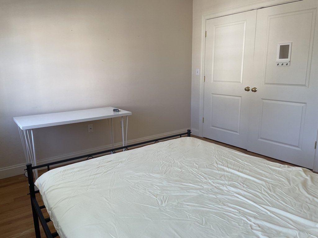 220 Grove Street, Unit 1 Waltham, MA 02453 - Photo 15 of 30