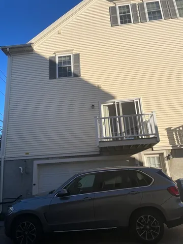 $819,000 | 220 Grove Street, Unit 1, Waltham, MA 02453