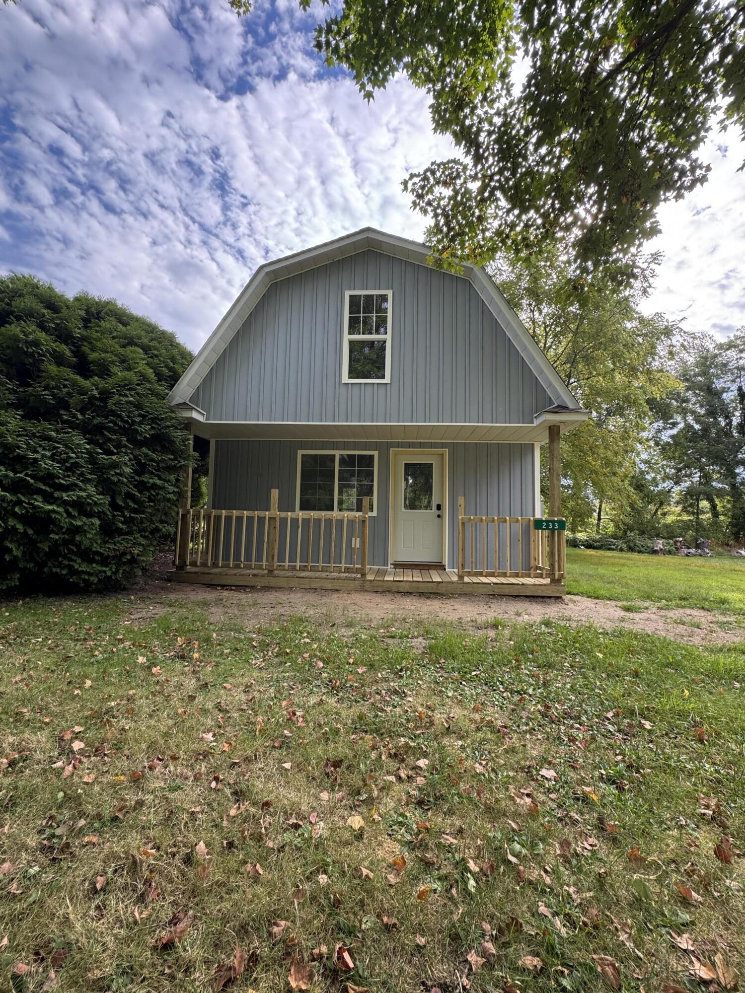 233 Davis Street Marcellus, MI 49067 - Photo 3 of 17 IMG_5639