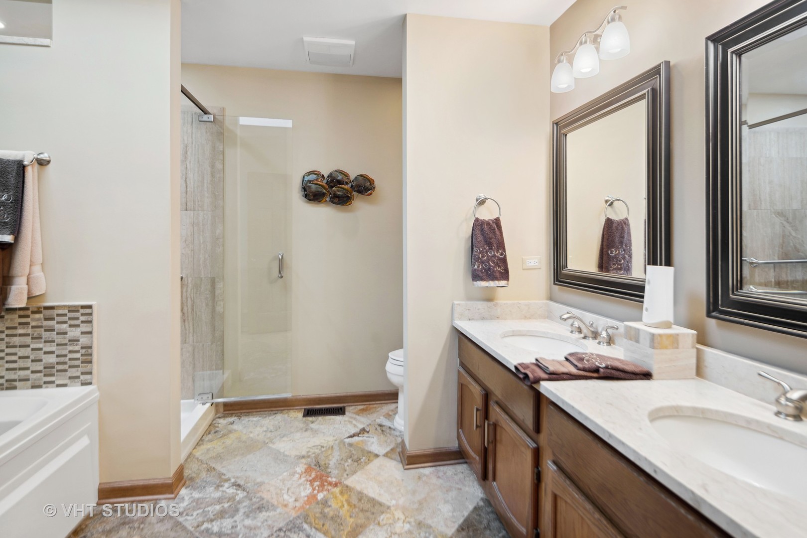 863 Plainfield-Naperville Road Naperville, IL 60540 - Photo 18 of 39 Gallery Image 18