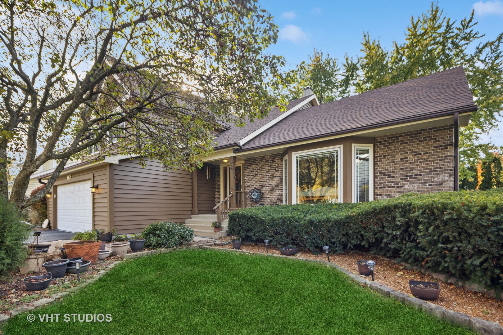 863 Plainfield-Naperville Road Naperville, IL 60540 - Photo 2 of 39 Gallery Image 2