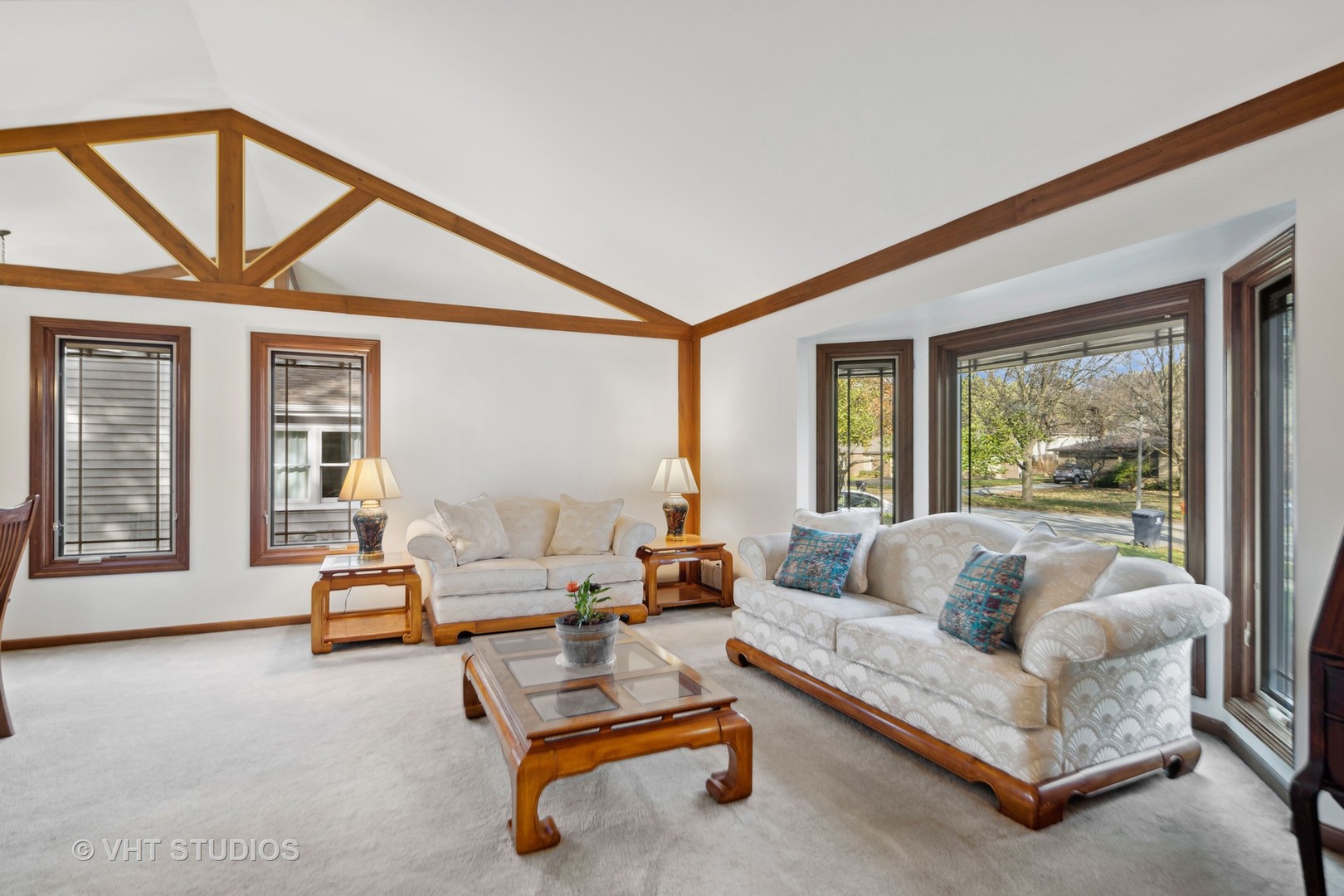 863 Plainfield-Naperville Road Naperville, IL 60540 - Photo 5 of 39 Gallery Image 5