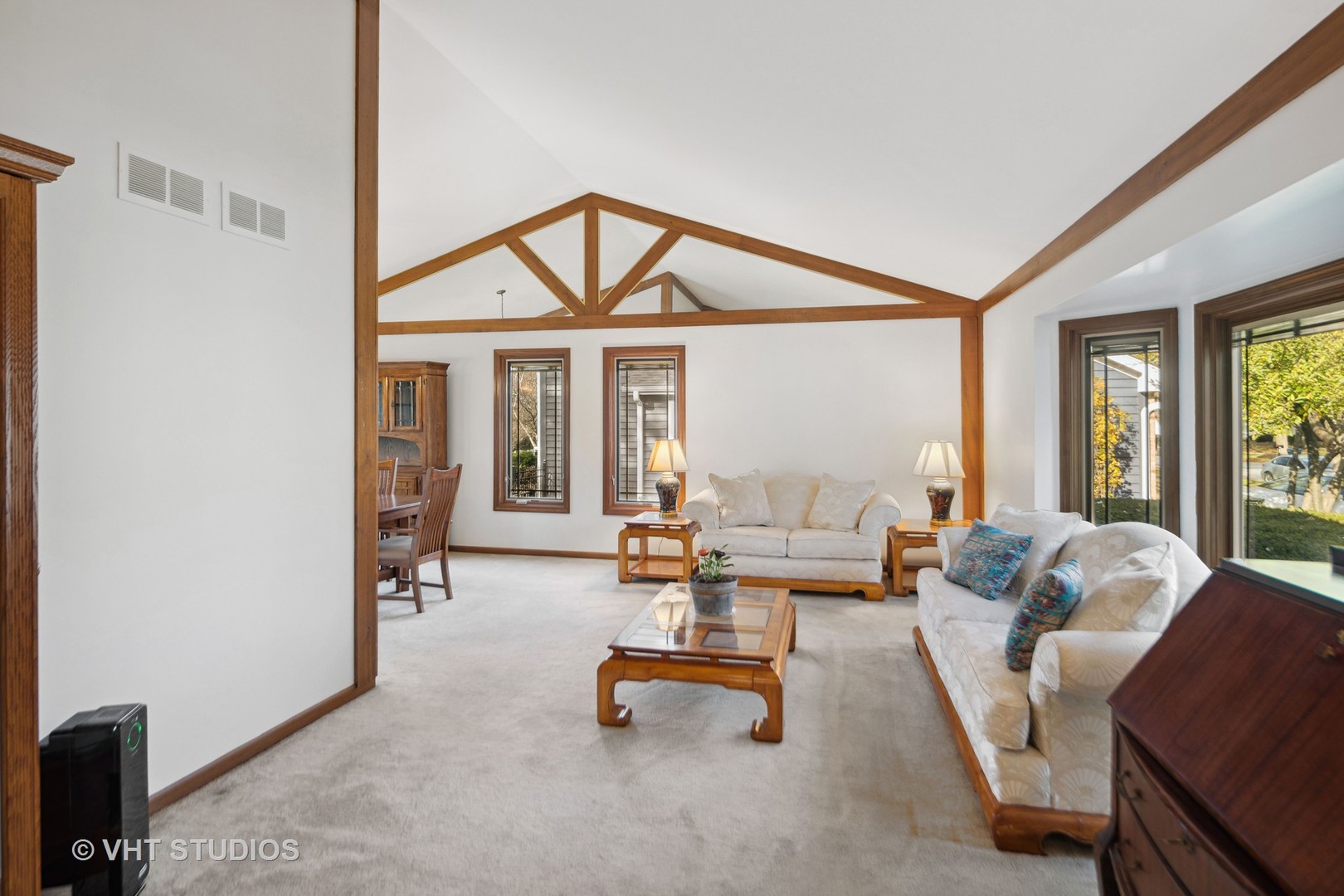 863 Plainfield-Naperville Road Naperville, IL 60540 - Photo 6 of 39 Gallery Image 6