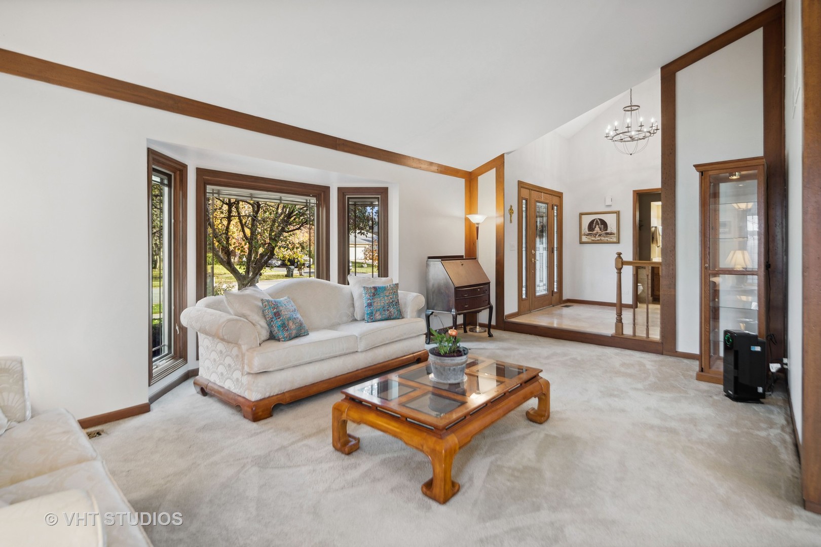 863 Plainfield-Naperville Road Naperville, IL 60540 - Photo 7 of 39 Gallery Image 7