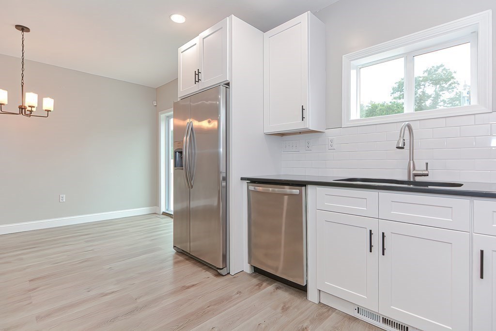 5 Sandy Road Wareham, MA 02571 - Photo 7 of 38 Gallery Image 7