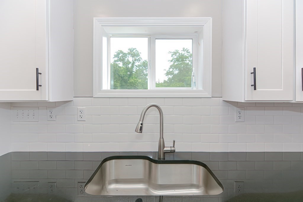 5 Sandy Road Wareham, MA 02571 - Photo 8 of 38 Gallery Image 8