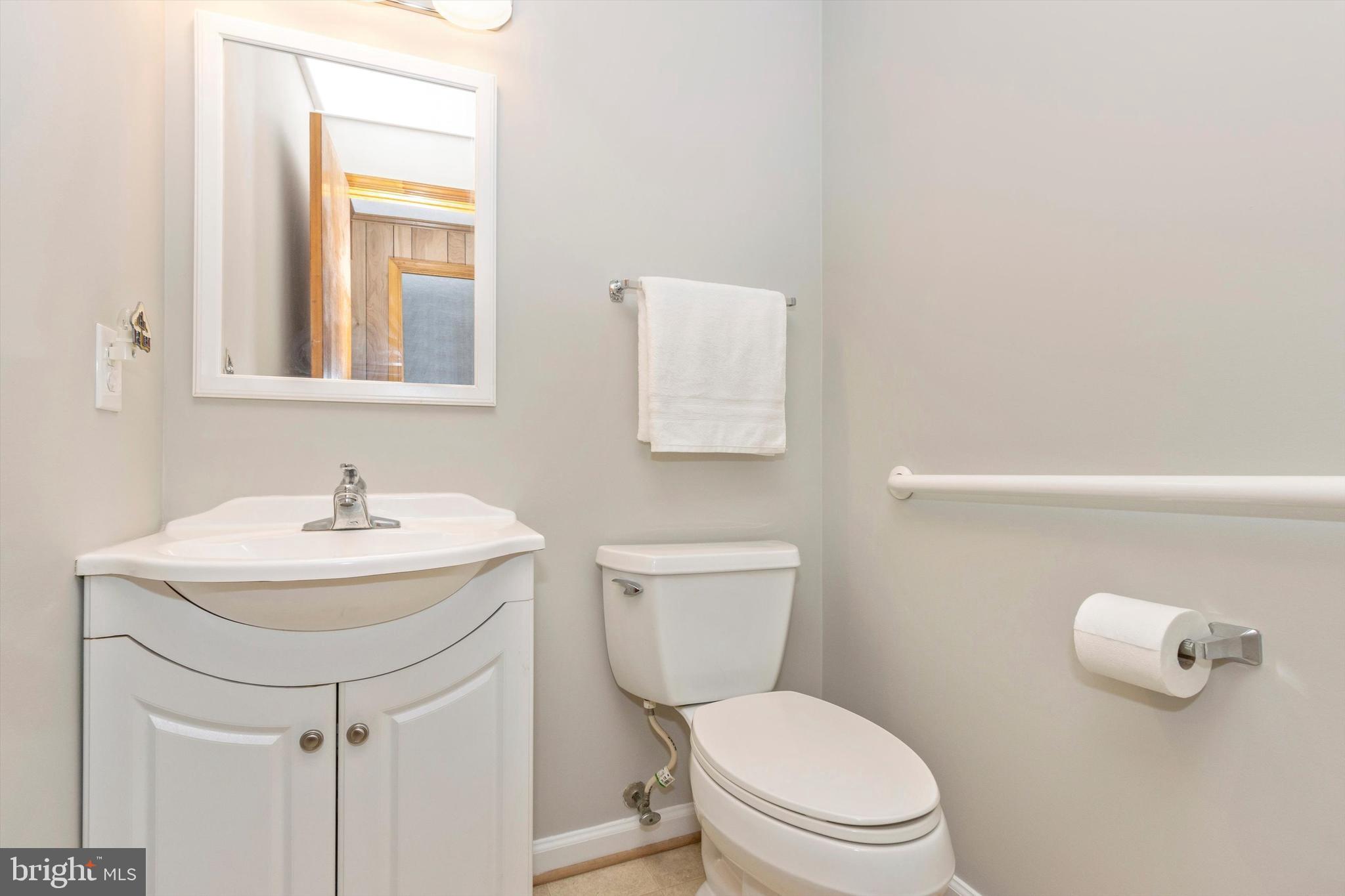 24421 Welsh Road Gaithersburg, MD 20882 - Photo 29 of 43 Family Rm Level Half Bath