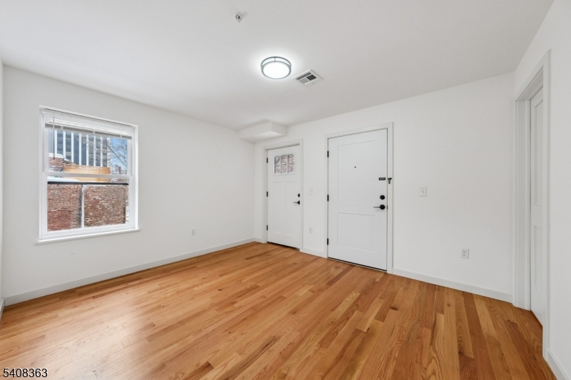 52 James Street, Unit 4 Newark, NJ 07102 - Photo 12 of 23