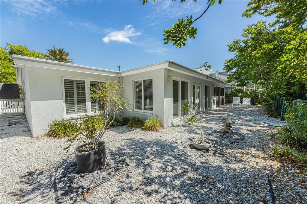 413 Poinsettia Road Anna Maria, FL 34216 - Photo 24 of 60